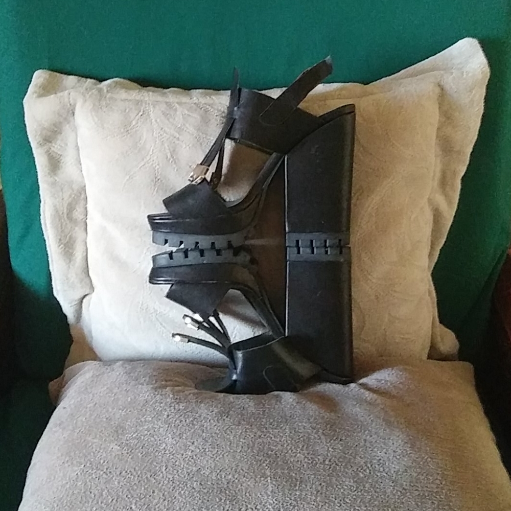 Platform heels - Picture 8 of 8